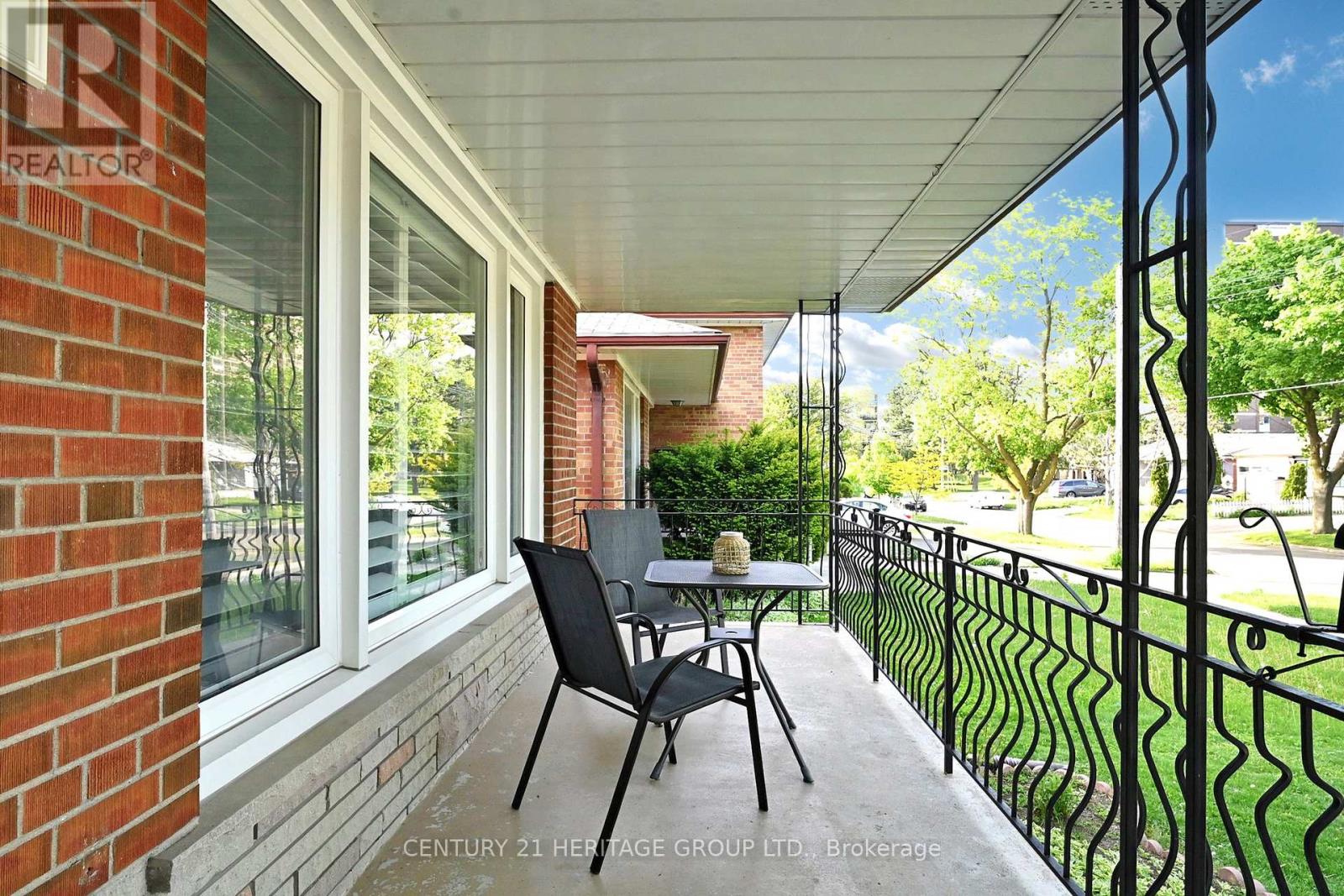 Property at 16 MARBLEHEAD ROAD image 4