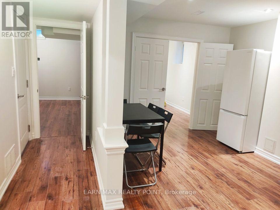4 Stone Street, Halton Hills, Ontario  L7G 5W6 - Photo 5 - W12359560