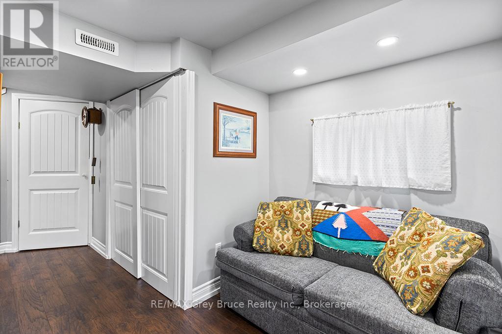 6 Chetwynd Lane, Northern Bruce Peninsula, Ontario  N0H 1W0 - Photo 33 - X12359595