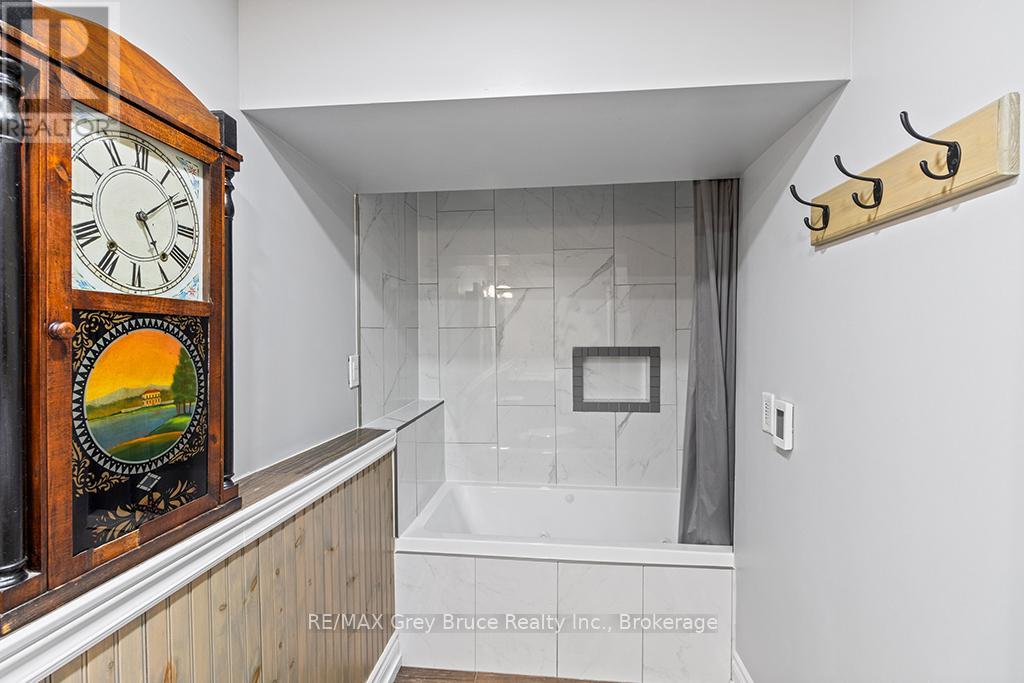 6 Chetwynd Lane, Northern Bruce Peninsula, Ontario  N0H 1W0 - Photo 37 - X12359595