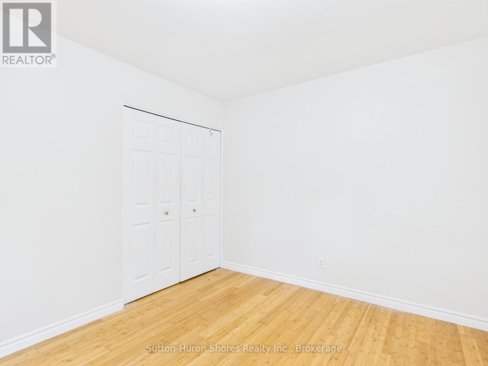 1049 Wellington Street, Saugeen Shores, Ontario  N0H 2C3 - Photo 13 - X12359601