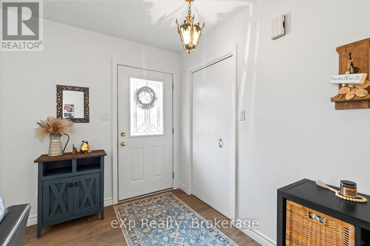 40 Arthur Street W, Minto, Ontario  N0G 1Z0 - Photo 5 - X12359605