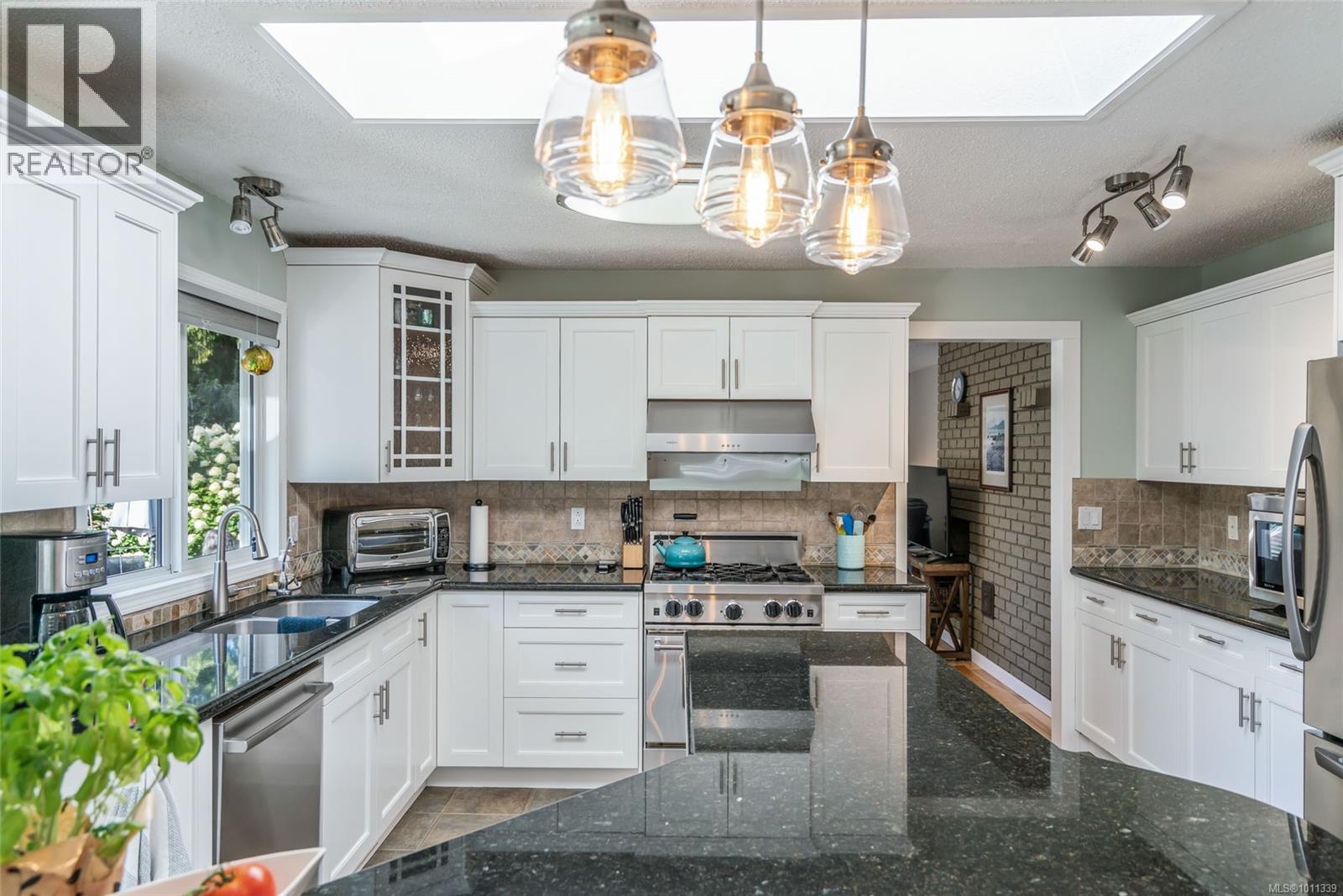 Property at 7955 Northwind Dr image 2