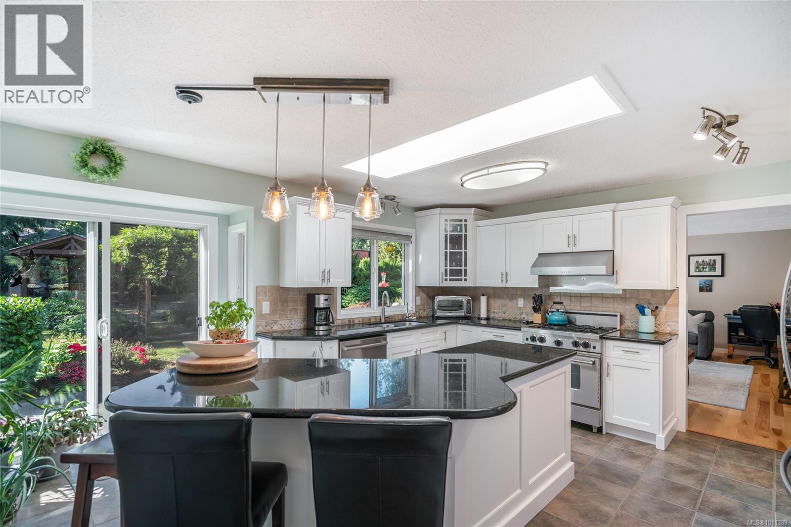 7955 Northwind Dr, Lantzville, British Columbia  V0R 2H0 - Photo 8 - 1011339