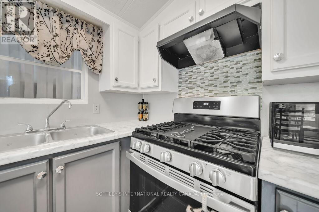 9 - 580 Beaver Creek Road, Waterloo, Ontario  N2J 3Z4 - Photo 15 - X12359554