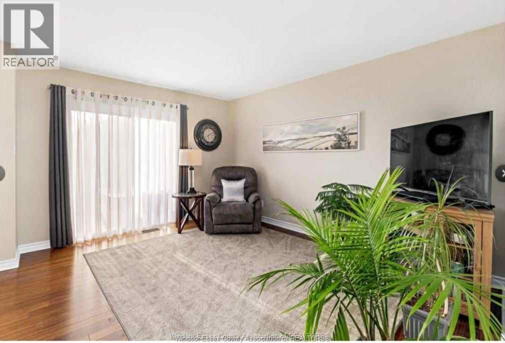 Property at 1285 CARDINAL CRESCENT Unit# 37 image 4