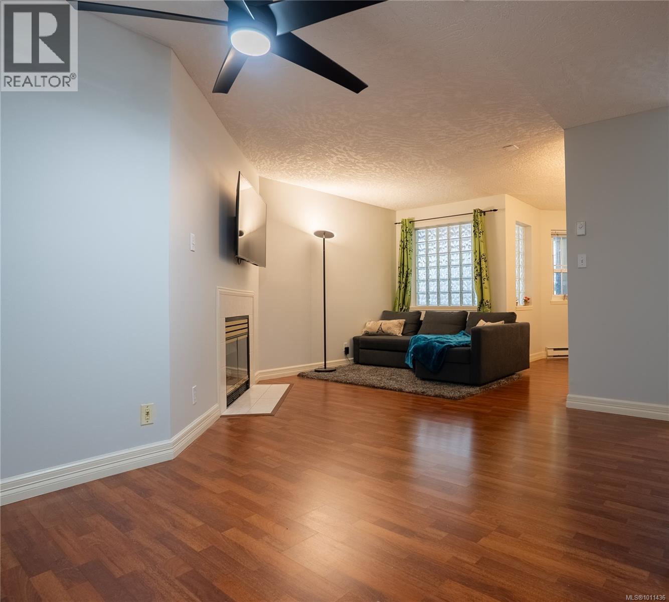 101 2710 Grosvenor Rd, Victoria, British Columbia V8T 3M9 - Photo 2 - 1011436