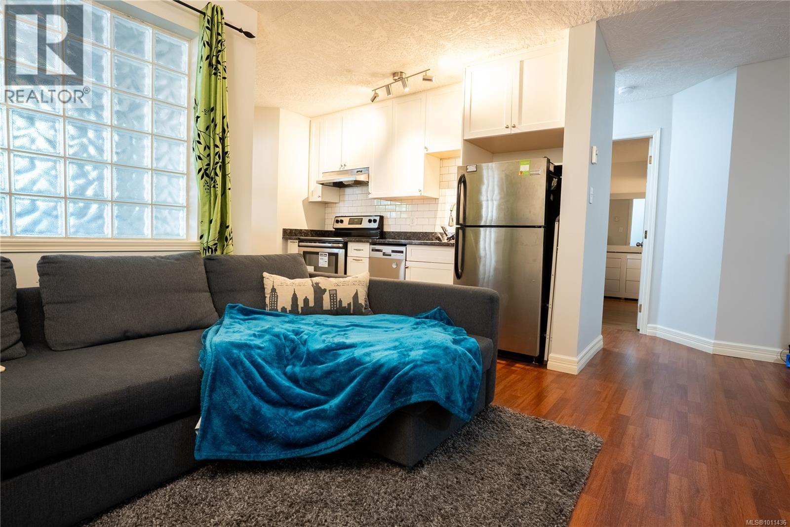 101 2710 Grosvenor Rd, Victoria, British Columbia V8T 3M9 - Photo 5 - 1011436