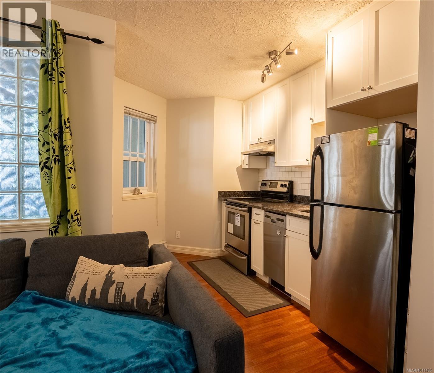 101 2710 Grosvenor Rd, Victoria, British Columbia V8T 3M9 - Photo 7 - 1011436