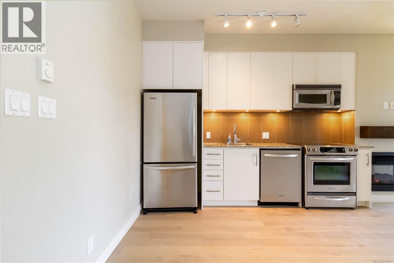 319 1375 Bear Mountain Pkwy, Langford, British Columbia  V9B 0C9 - Photo 5 - 1010817