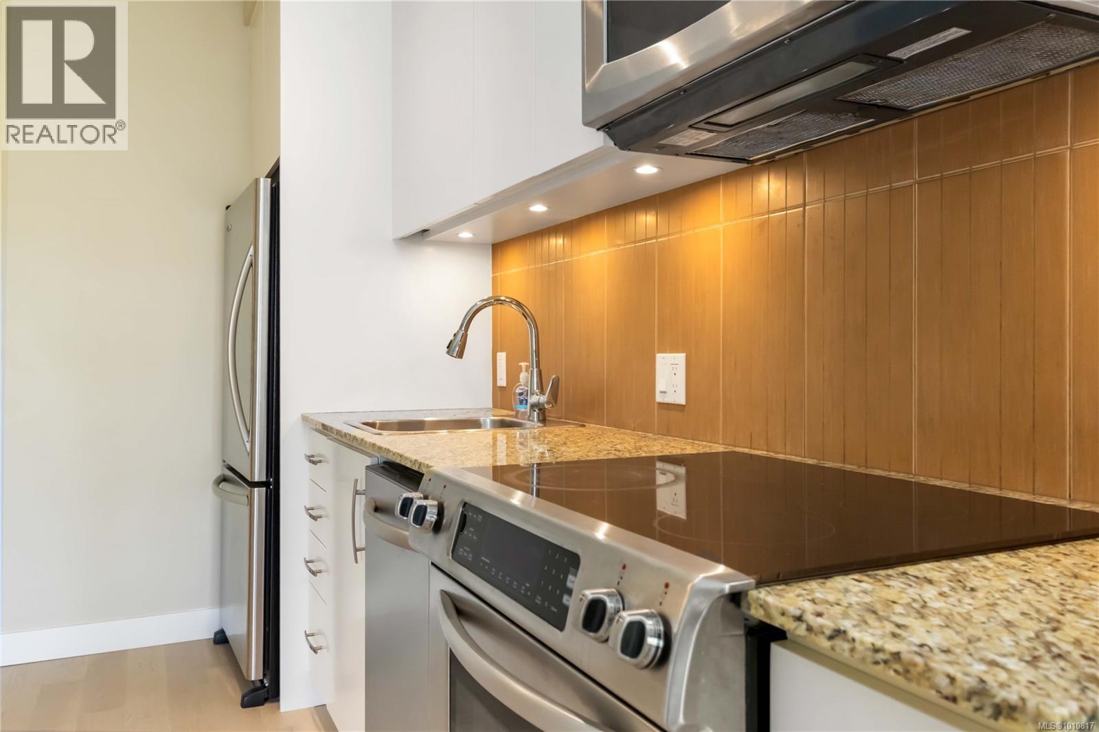 319 1375 Bear Mountain Pkwy, Langford, British Columbia  V9B 0C9 - Photo 9 - 1010817