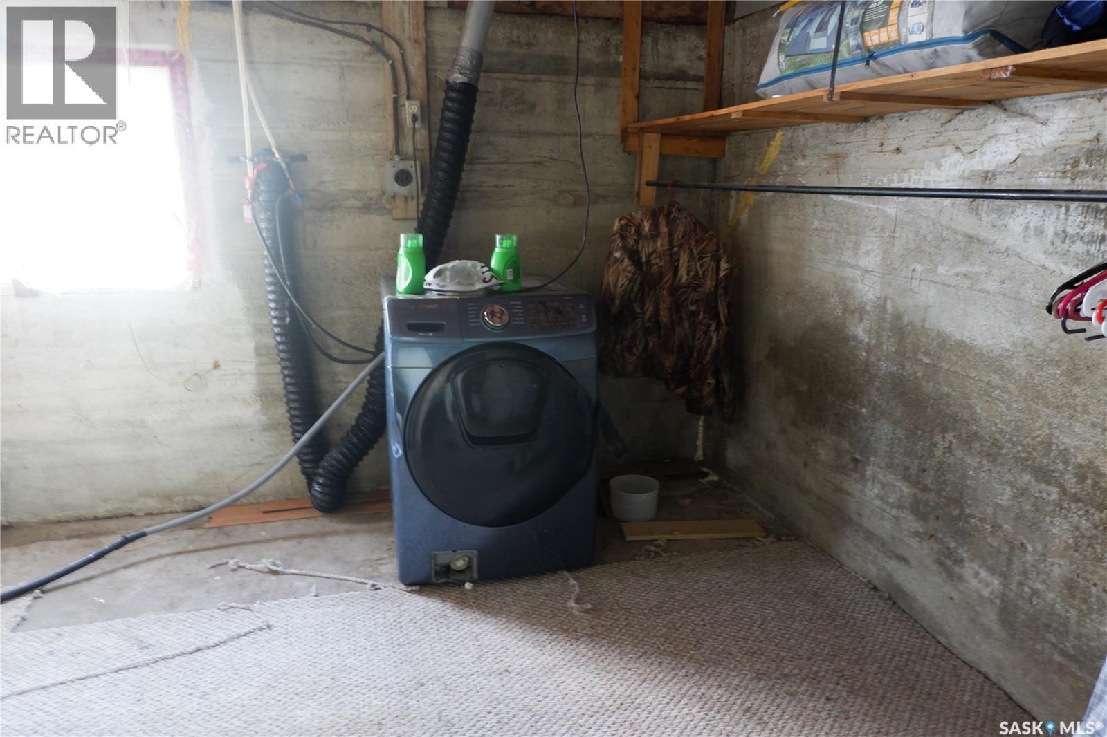 305 1st Street E, Mossbank, Saskatchewan  S0H 3G0 - Photo 18 - SK016205