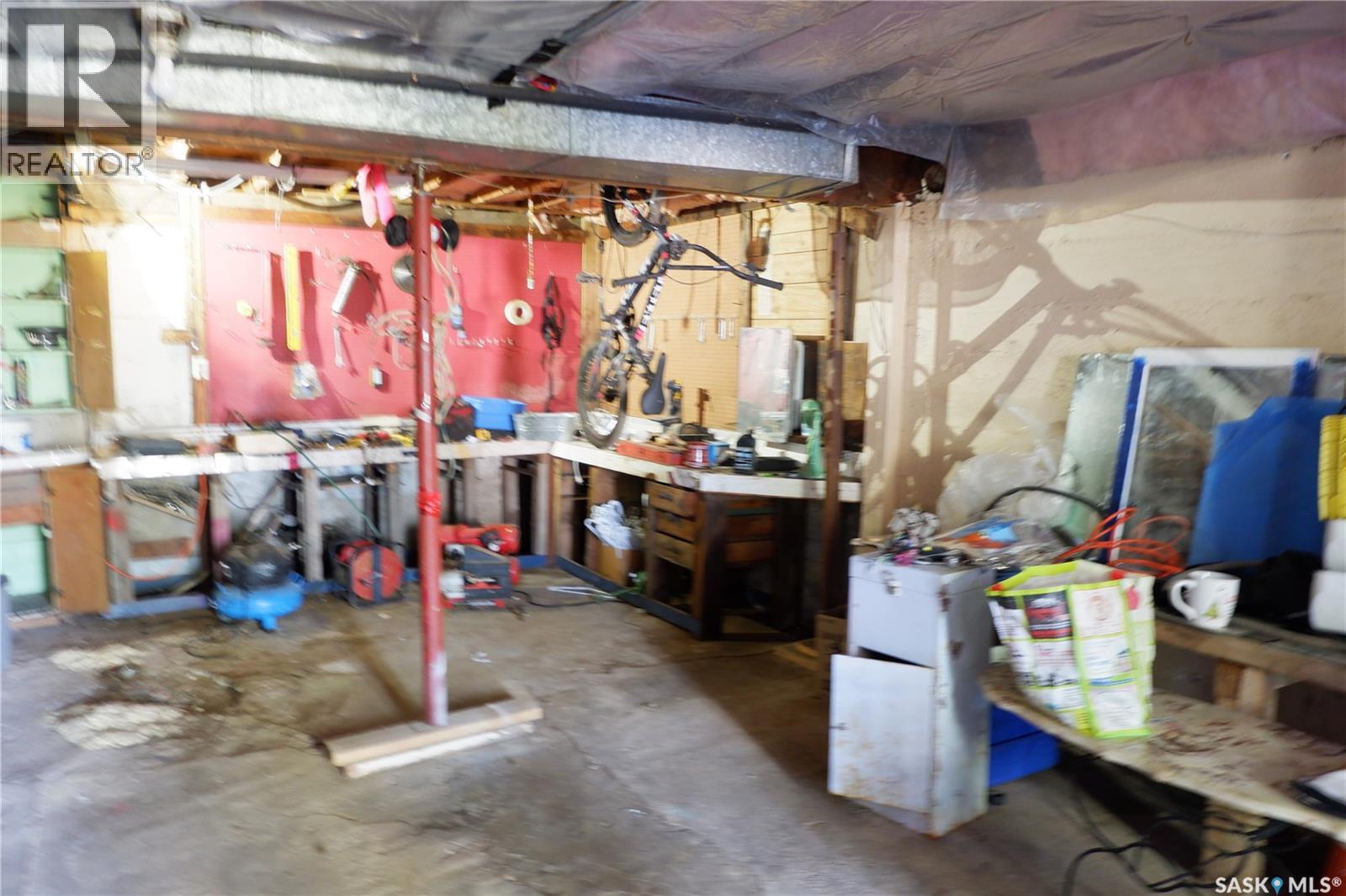 305 1st Street E, Mossbank, Saskatchewan  S0H 3G0 - Photo 16 - SK016205