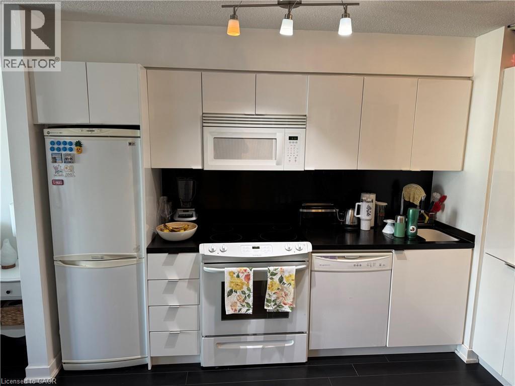 15 Iceboat Terrace Unit# 1805, Toronto, Ontario  M5V 4A5 - Photo 6 - 40762676