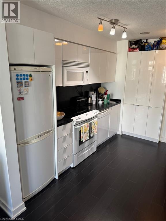 15 Iceboat Terrace Unit# 1805, Toronto, Ontario  M5V 4A5 - Photo 8 - 40762676