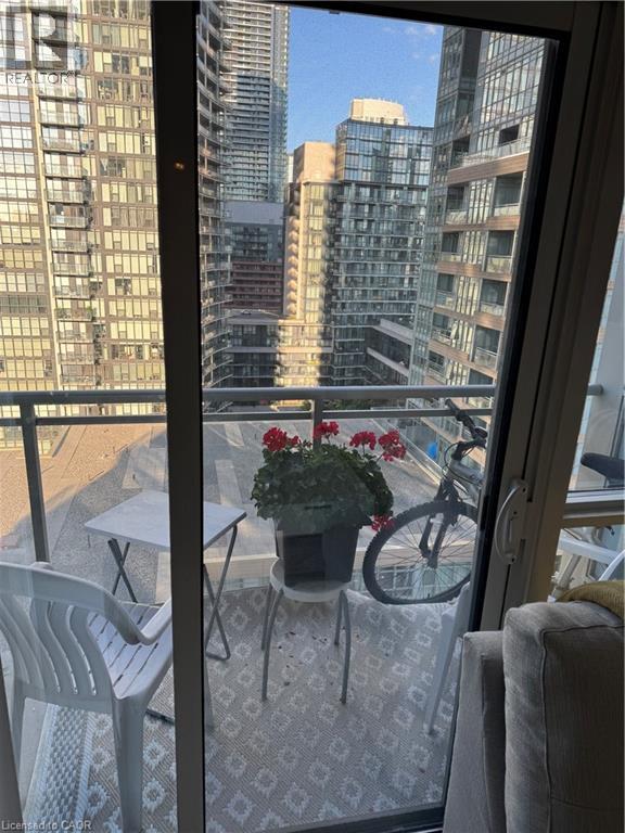 15 Iceboat Terrace Unit# 1805, Toronto, Ontario  M5V 4A5 - Photo 15 - 40762676