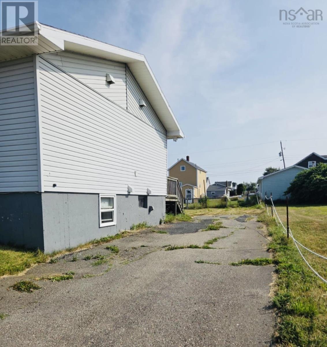 29 Roost Street, Glace Bay, Nova Scotia  B1A 5K1 - Photo 4 - 202521398