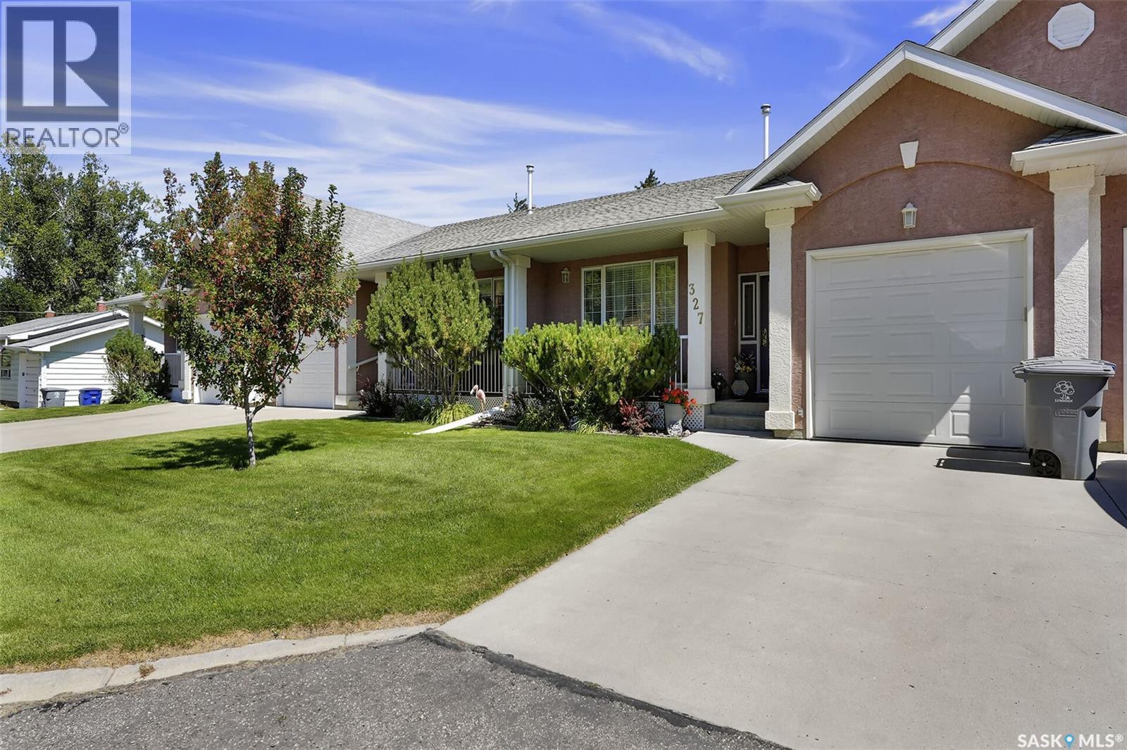 327 Ross Street, Lumsden, Saskatchewan  S0G 3C0 - Photo 2 - SK016398