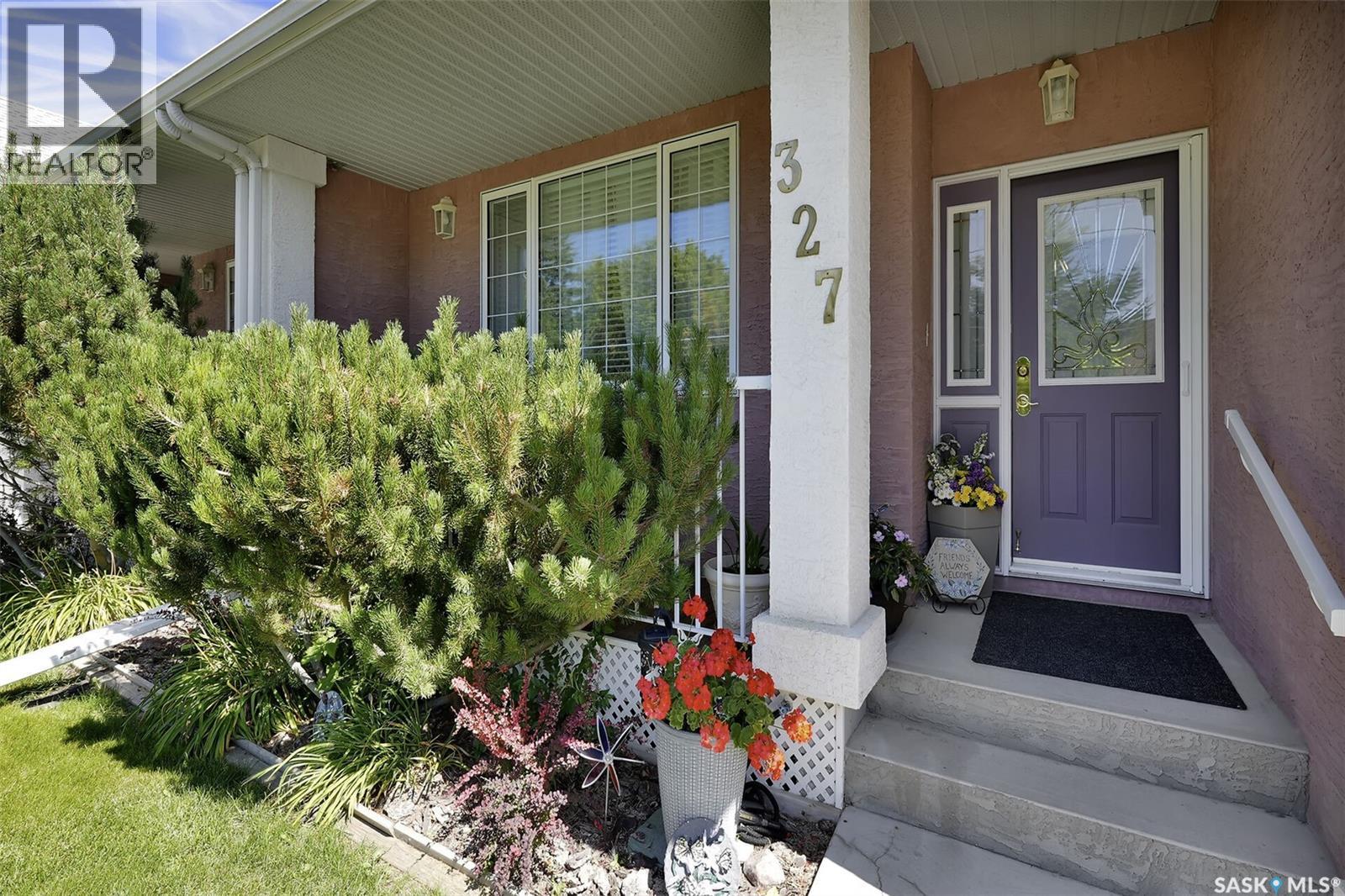 327 Ross Street, Lumsden, Saskatchewan  S0G 3C0 - Photo 3 - SK016398