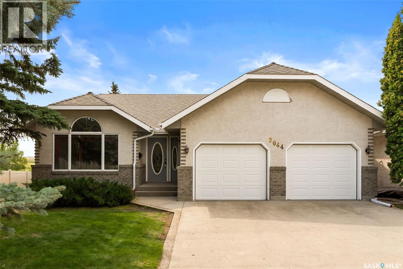 3644 Wedgwood Way, Regina, Saskatchewan  S4V 2M4 - Photo 1 - SK016374