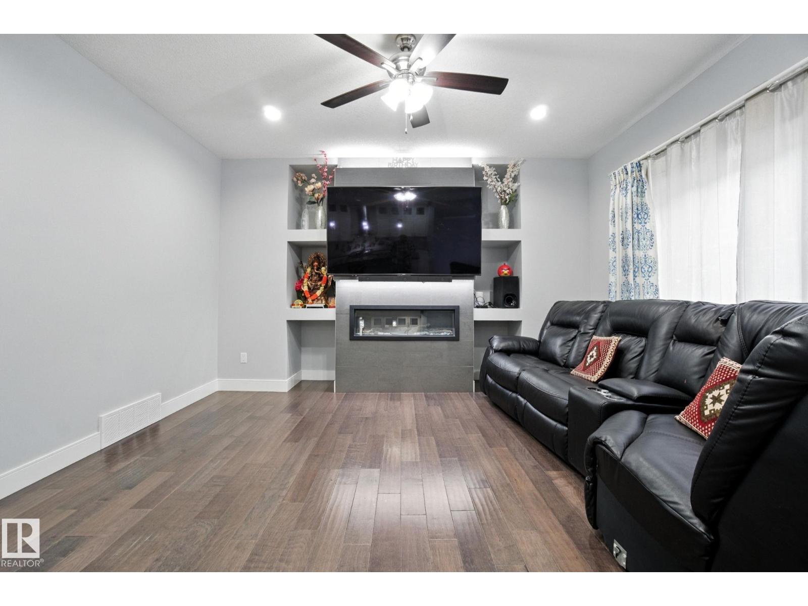 Property at 2419 17 AV NW image 1