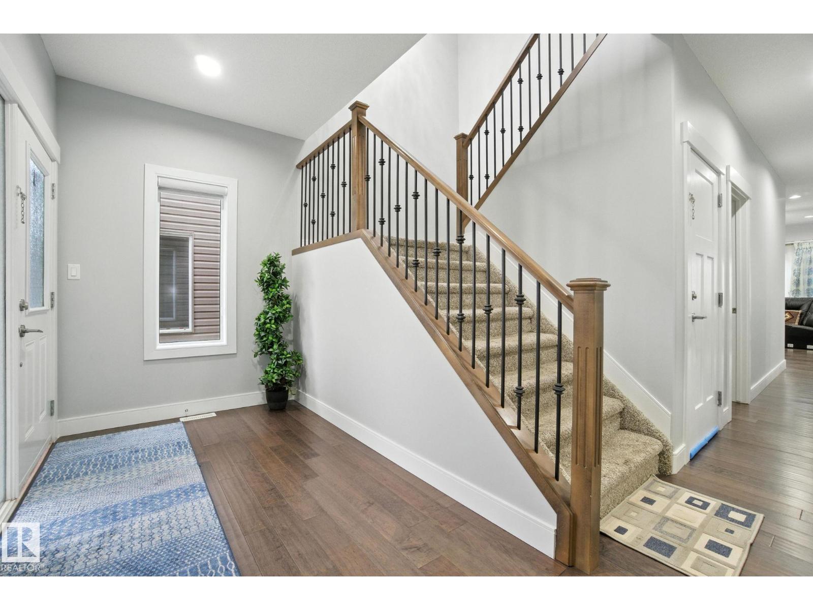 2419 17 Av Nw, Edmonton, Alberta  T6T 2G8 - Photo 5 - E4454289