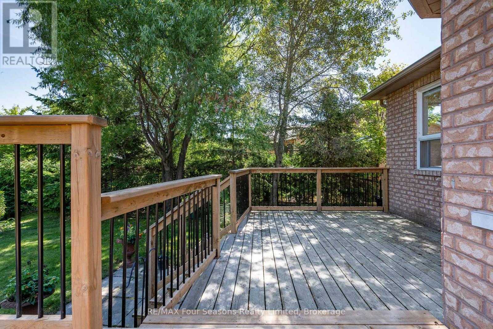 151 58th Street S, Wasaga Beach, Ontario  L9Z 1N9 - Photo 33 - S12357717