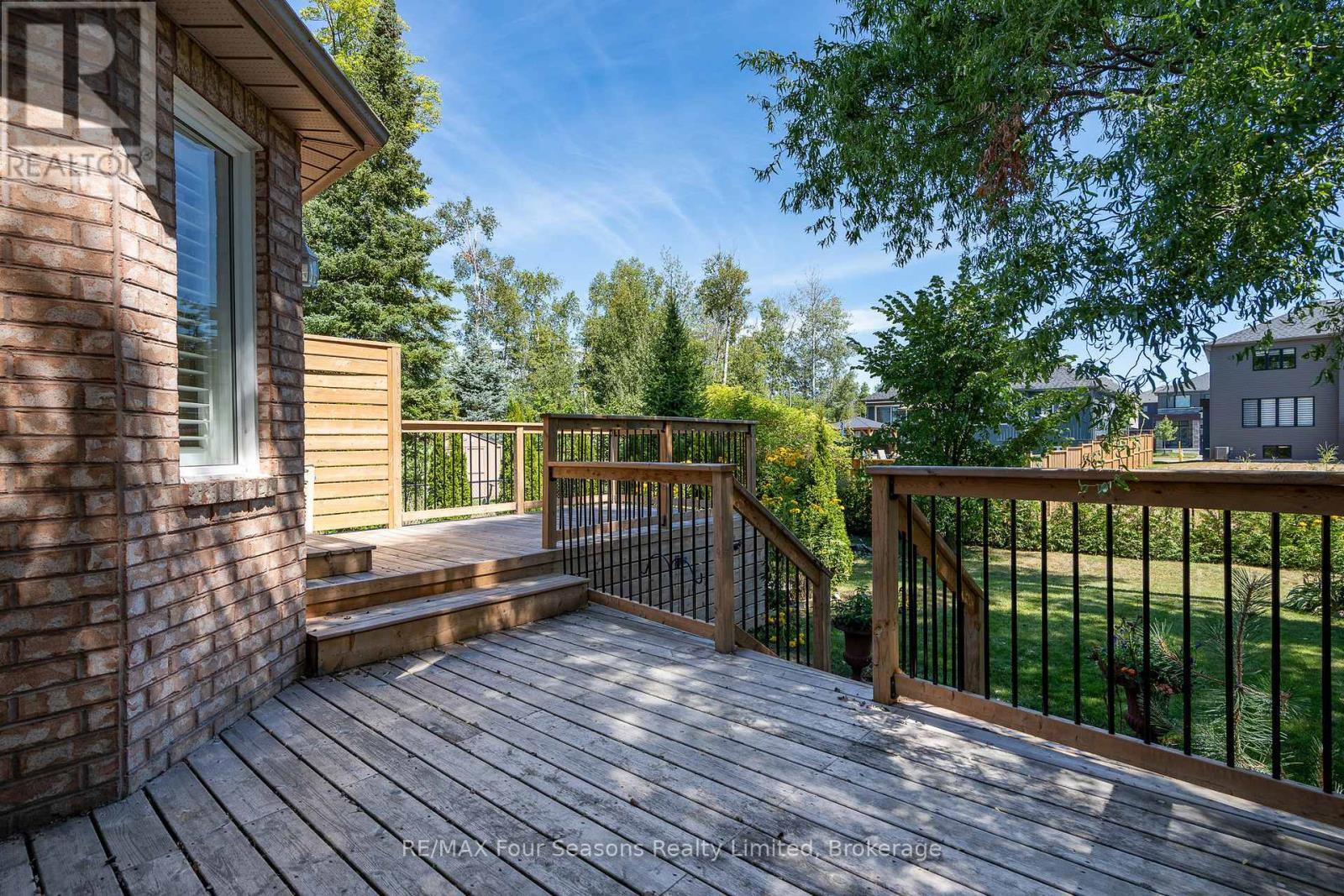 151 58th Street S, Wasaga Beach, Ontario  L9Z 1N9 - Photo 34 - S12357717