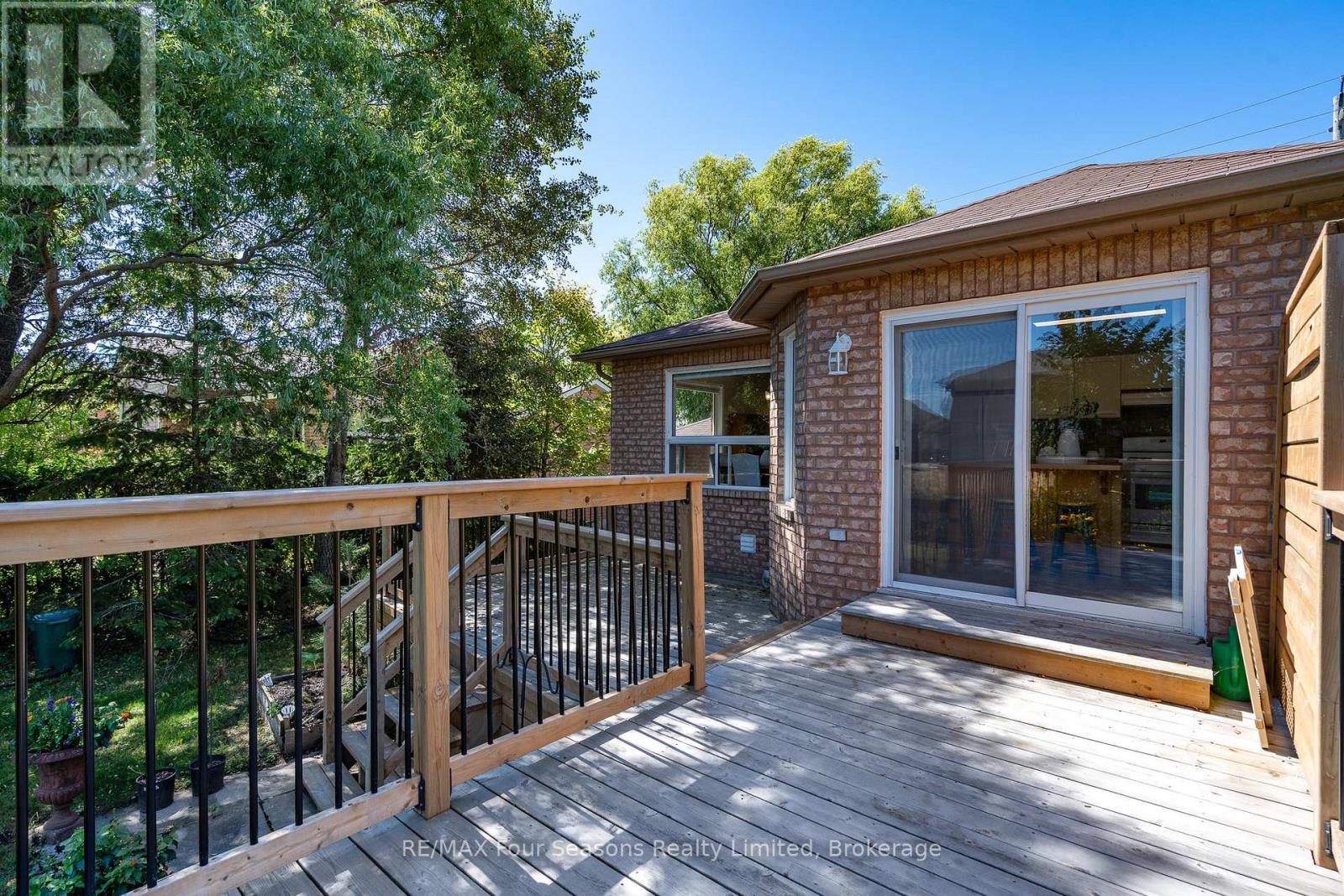151 58th Street S, Wasaga Beach, Ontario  L9Z 1N9 - Photo 35 - S12357717