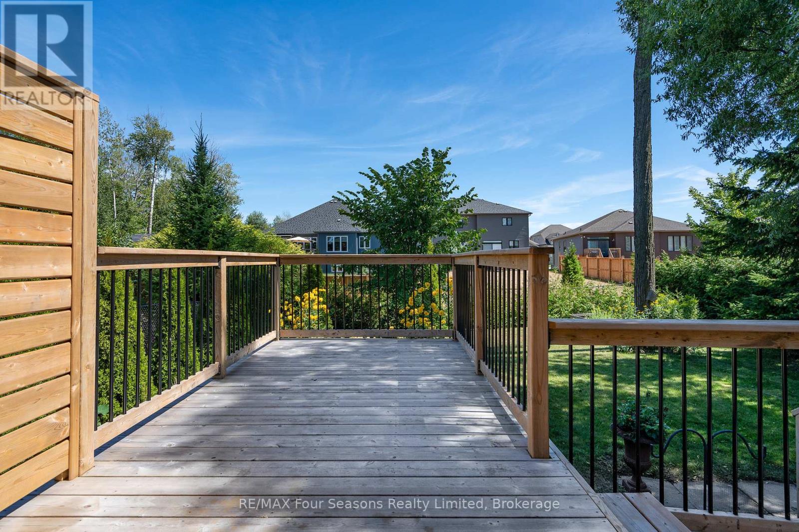 151 58th Street S, Wasaga Beach, Ontario  L9Z 1N9 - Photo 32 - S12357717