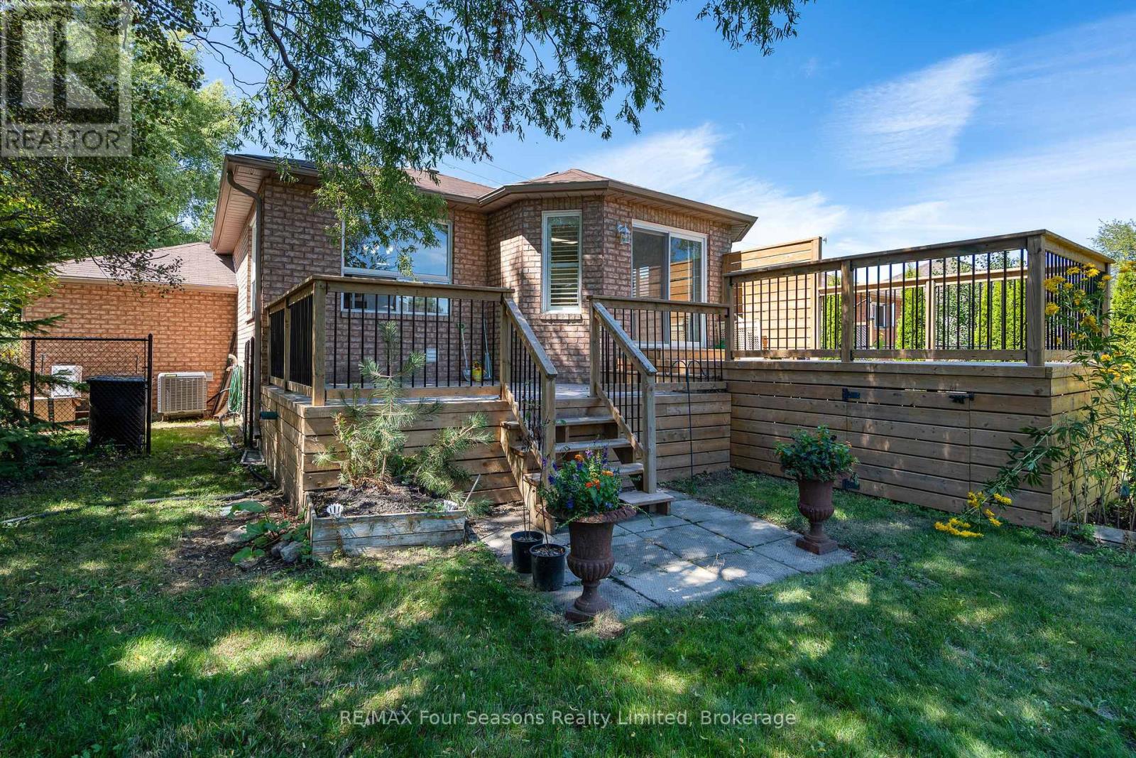 151 58th Street S, Wasaga Beach, Ontario  L9Z 1N9 - Photo 38 - S12357717