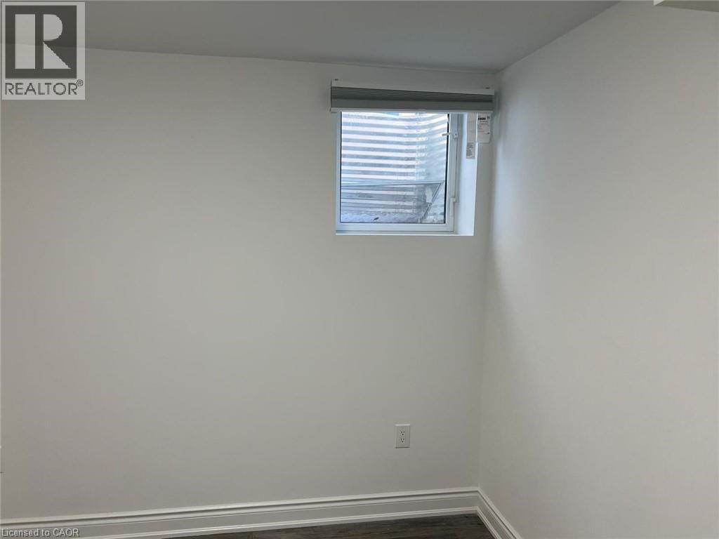 40 Pagebrook Crescent Unit# Basment, Hamilton, Ontario  L8J 0K7 - Photo 6 - 40762802