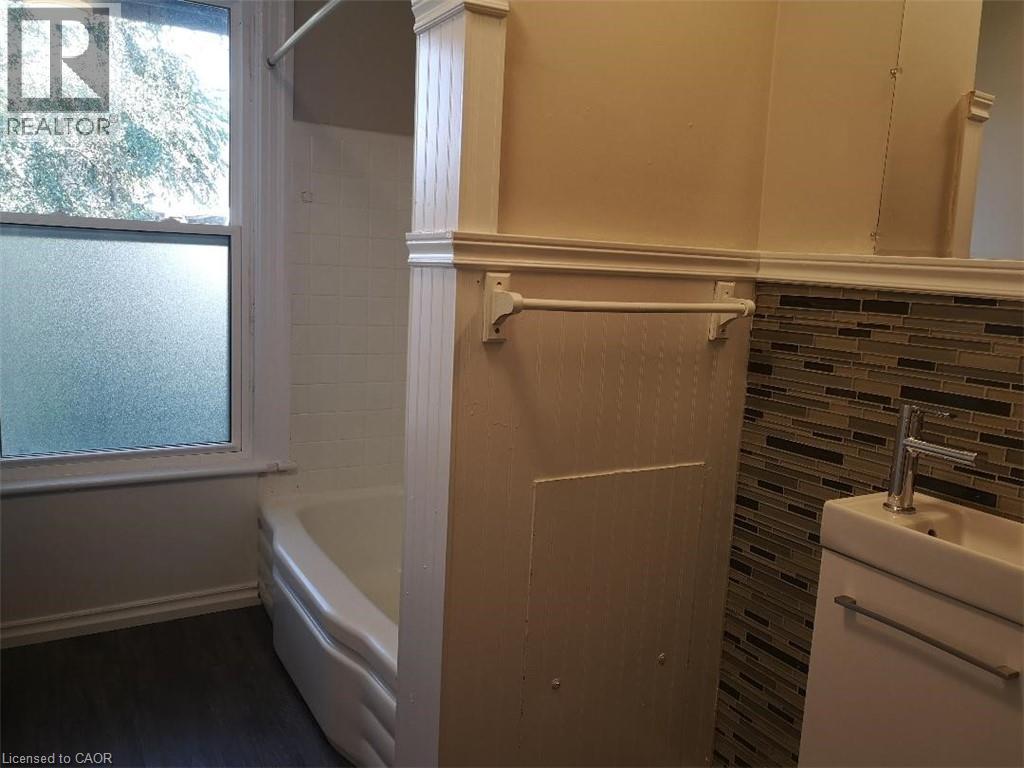 28 Eastbourne Avenue, Hamilton, Ontario  L8M 2M7 - Photo 17 - 40762216