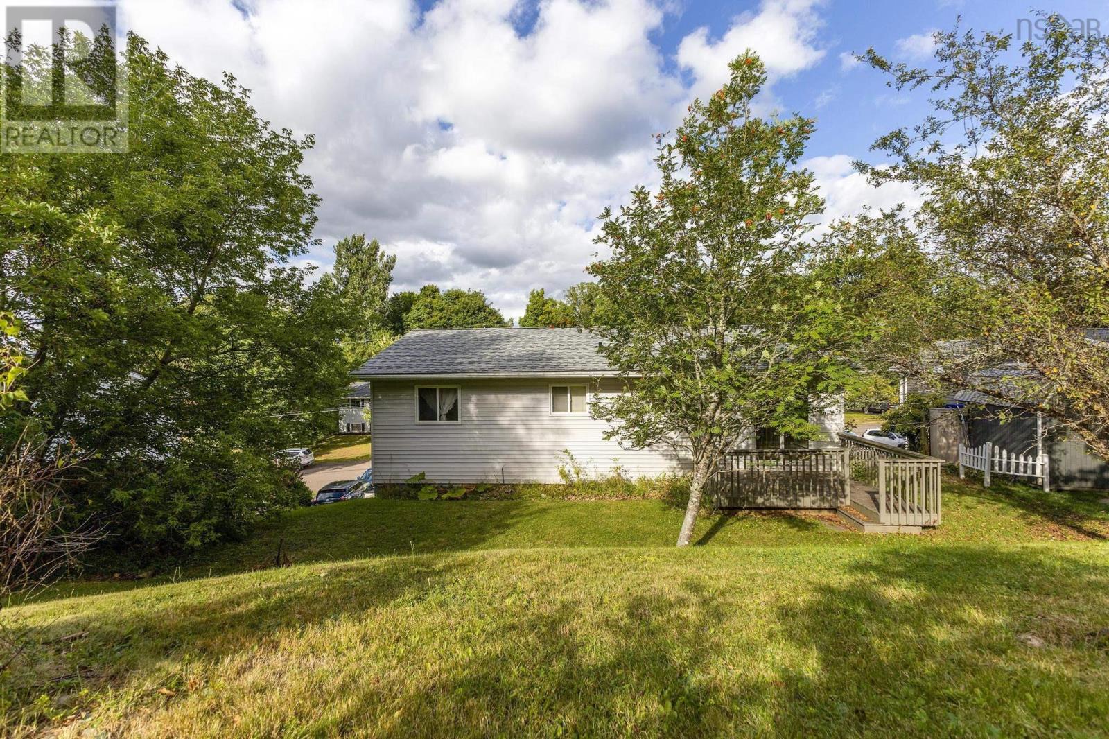 48 Martha Avenue, Truro, Nova Scotia  B2N 4V8 - Photo 5 - 202521412