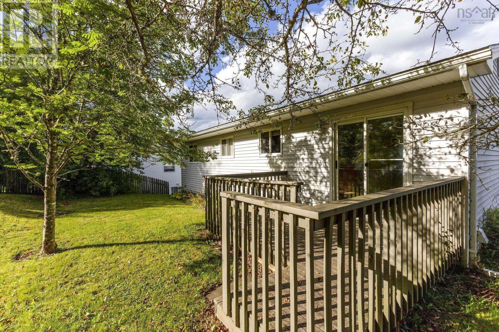 48 Martha Avenue, Truro, Nova Scotia  B2N 4V8 - Photo 7 - 202521412