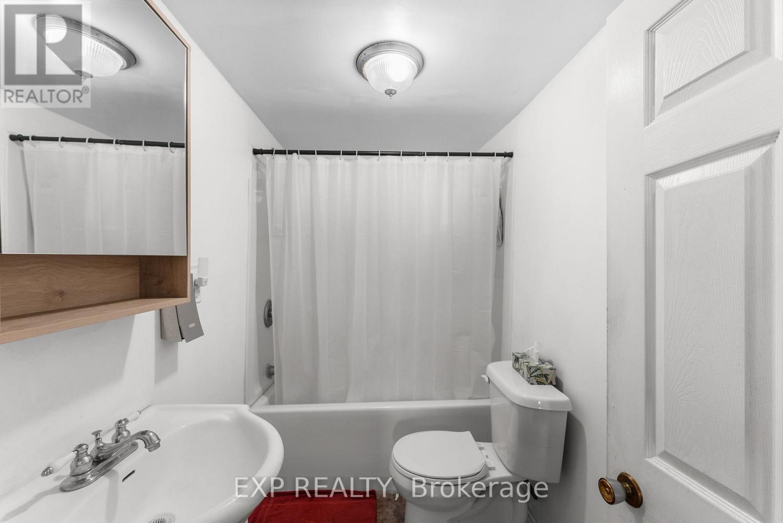 148 Morton Avenue, Georgina, Ontario  L4P 2M4 - Photo 10 - N12359574