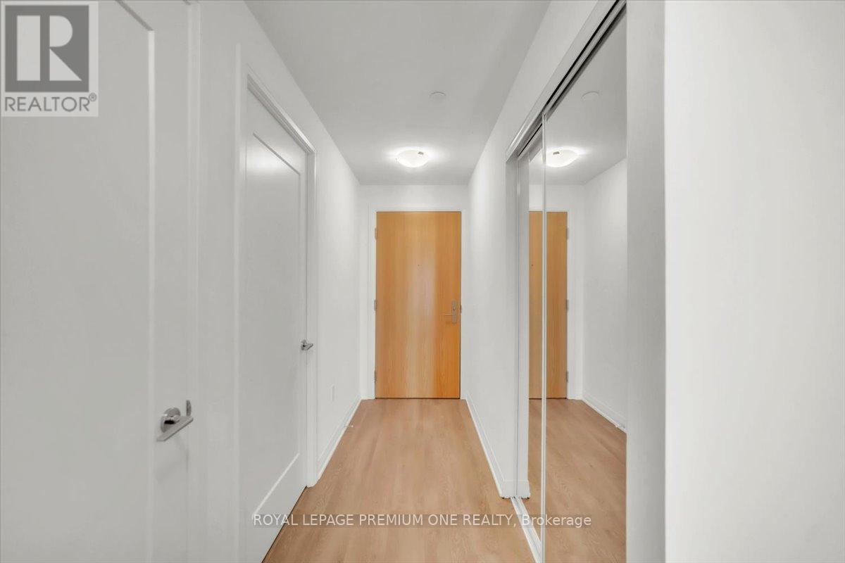 2102 - 8960 Jane Street, Vaughan, Ontario  L4K 0N9 - Photo 3 - N12359681