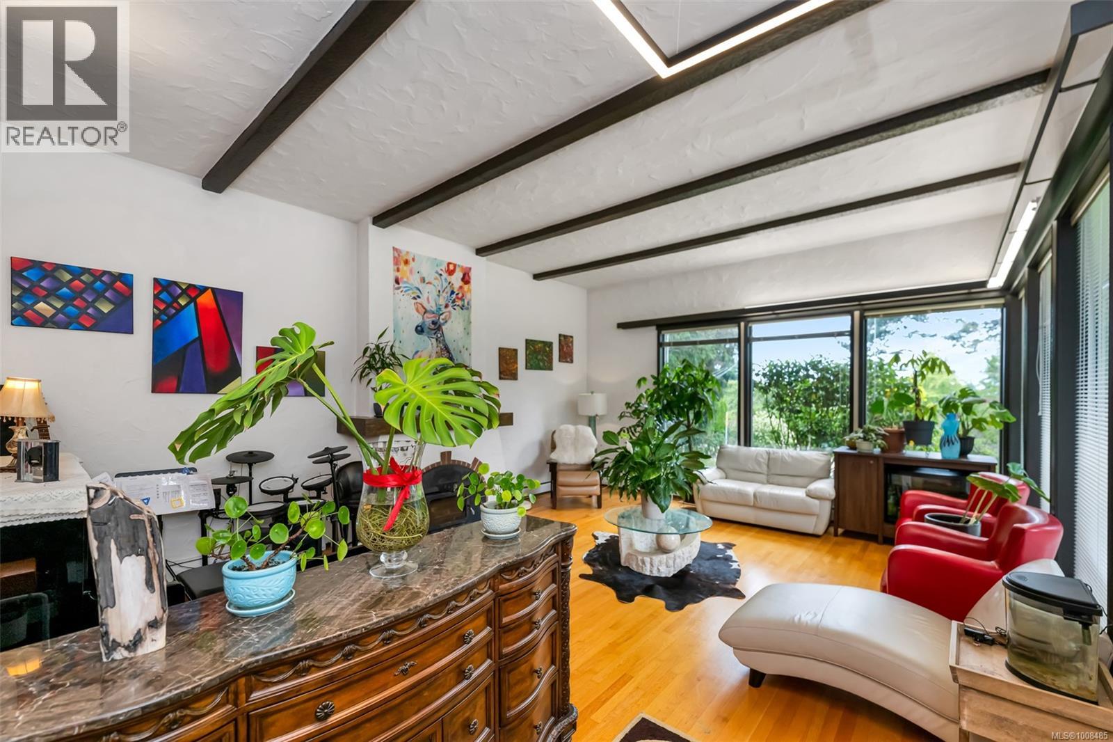Property at 1935 San Juan Ave image 4