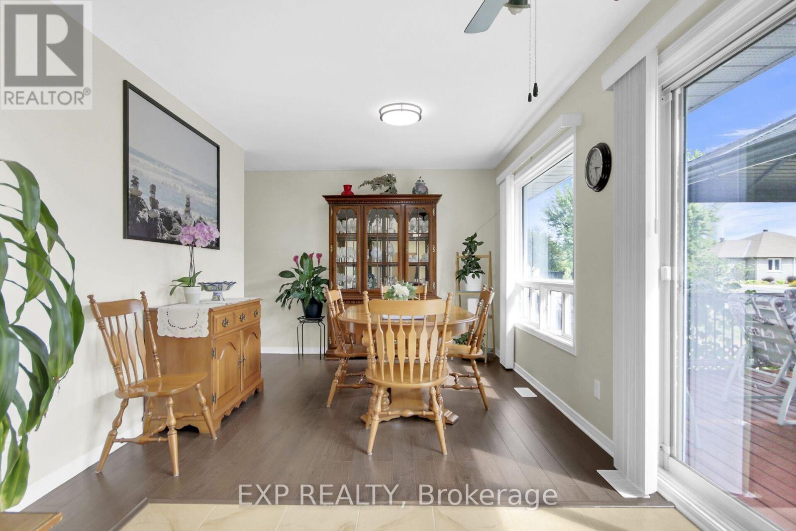 6454 Waterbury Lane, Ottawa, Ontario  K0A 2T0 - Photo 14 - X12359764