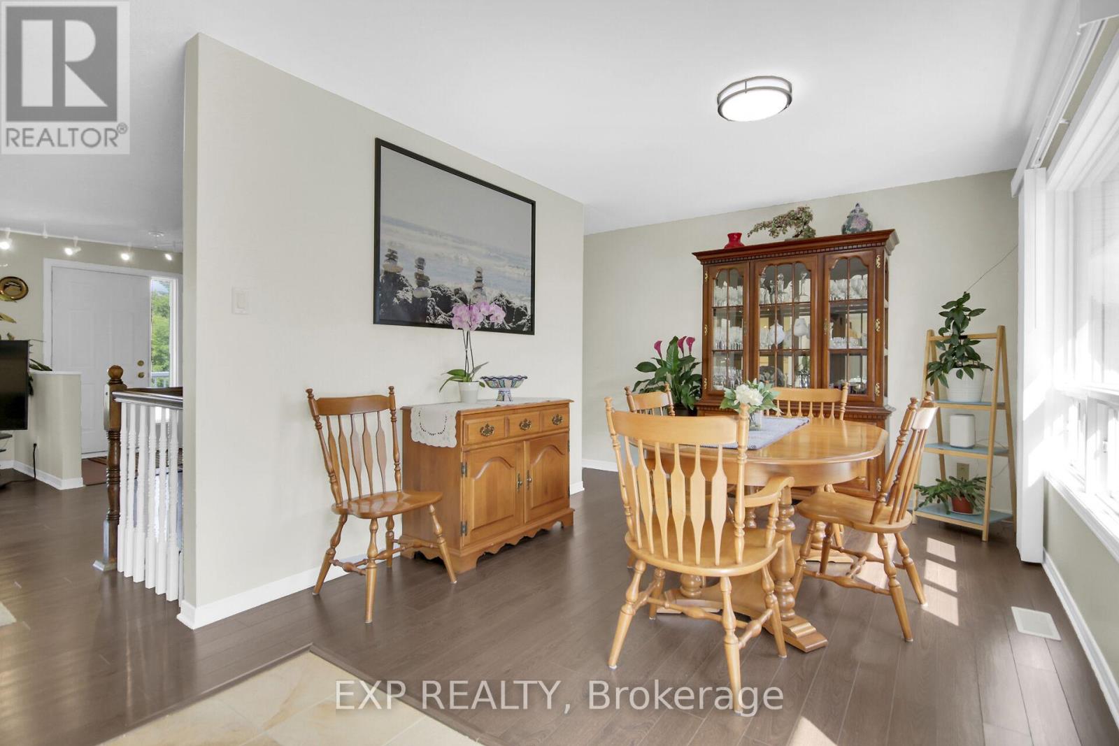 6454 Waterbury Lane, Ottawa, Ontario  K0A 2T0 - Photo 15 - X12359764