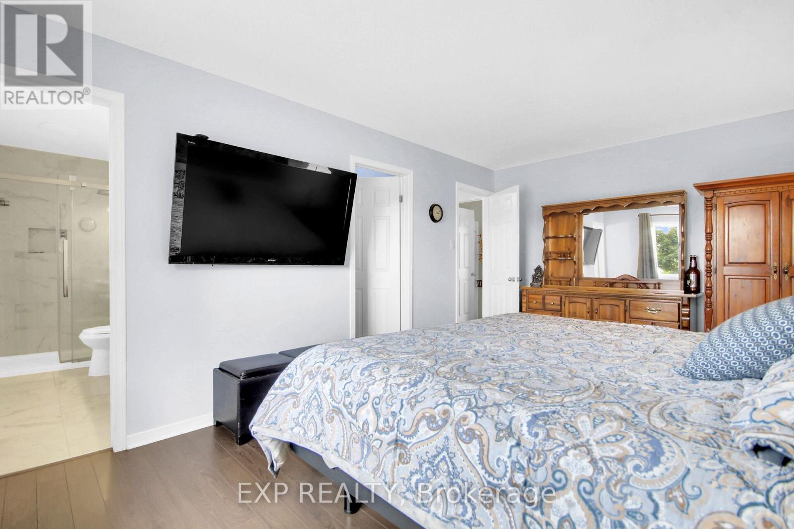 6454 Waterbury Lane, Ottawa, Ontario  K0A 2T0 - Photo 22 - X12359764