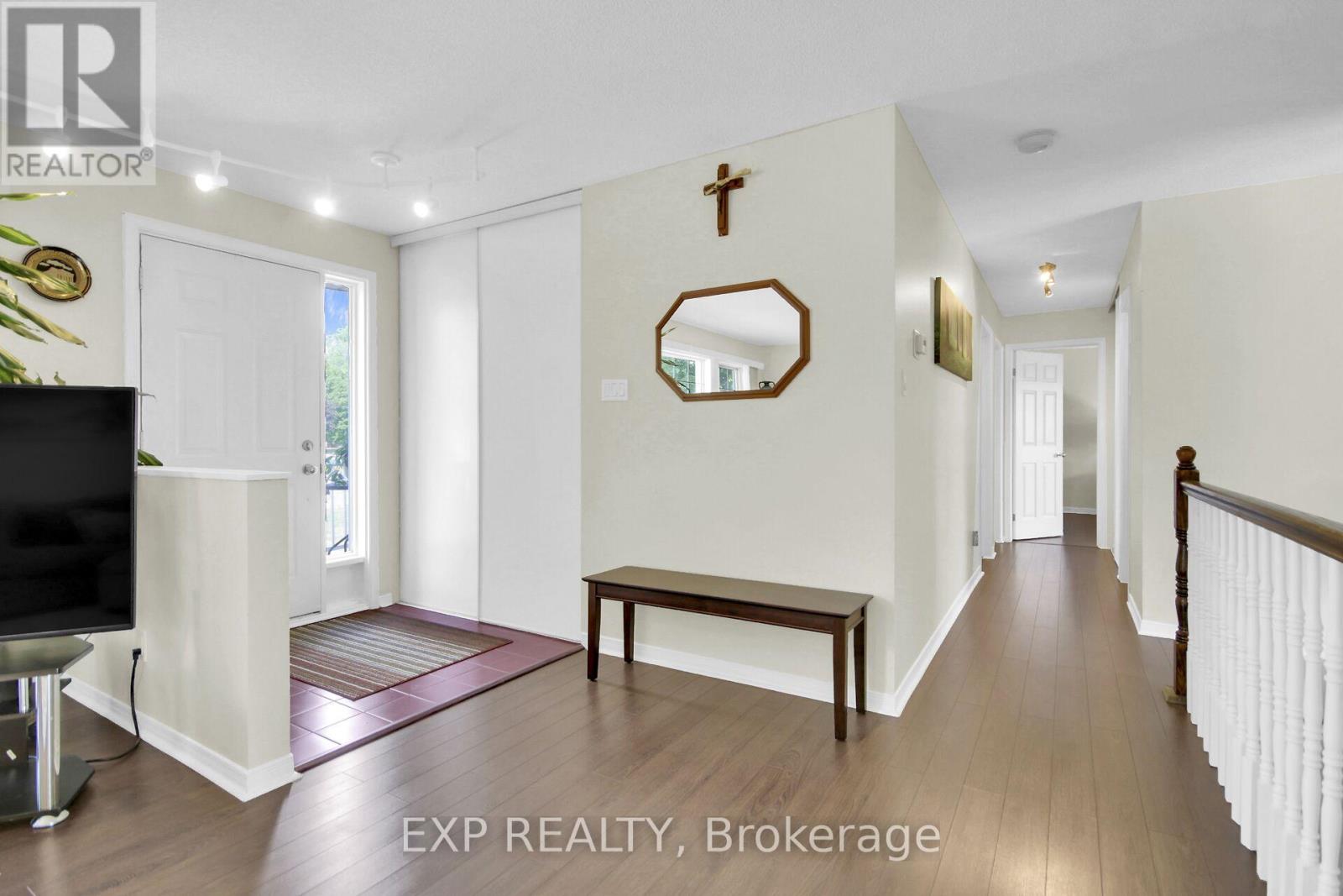 6454 Waterbury Lane, Ottawa, Ontario  K0A 2T0 - Photo 3 - X12359764