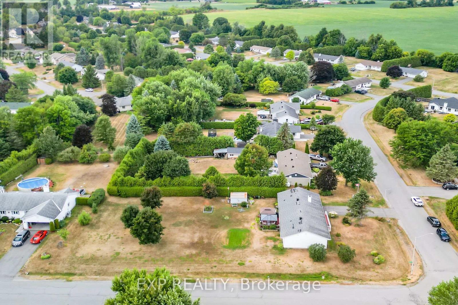 6454 Waterbury Lane, Ottawa, Ontario  K0A 2T0 - Photo 44 - X12359764