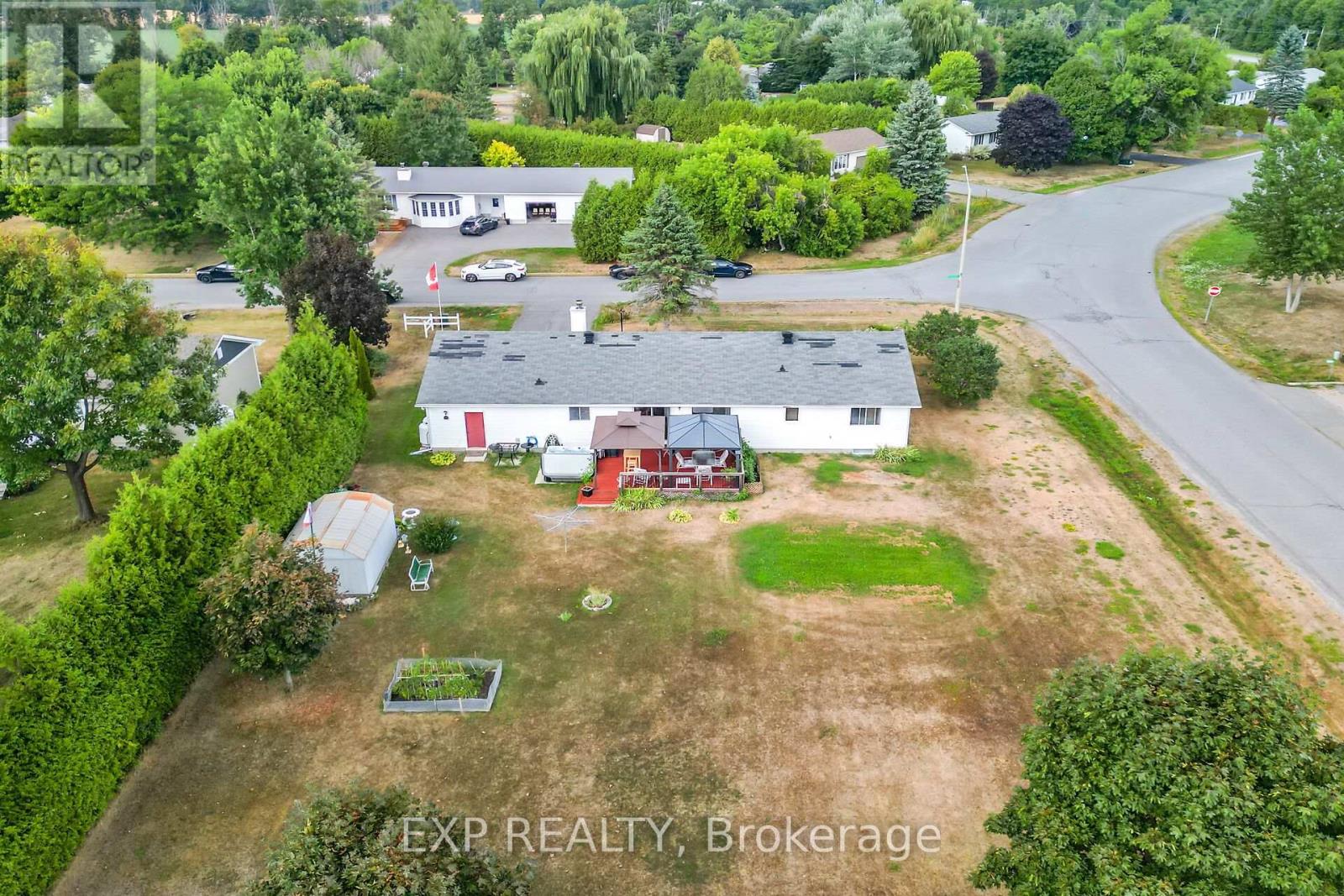 6454 Waterbury Lane, Ottawa, Ontario  K0A 2T0 - Photo 45 - X12359764