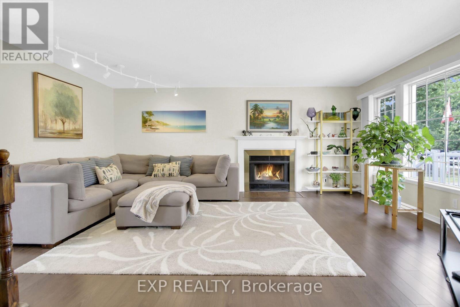 6454 Waterbury Lane, Ottawa, Ontario  K0A 2T0 - Photo 5 - X12359764