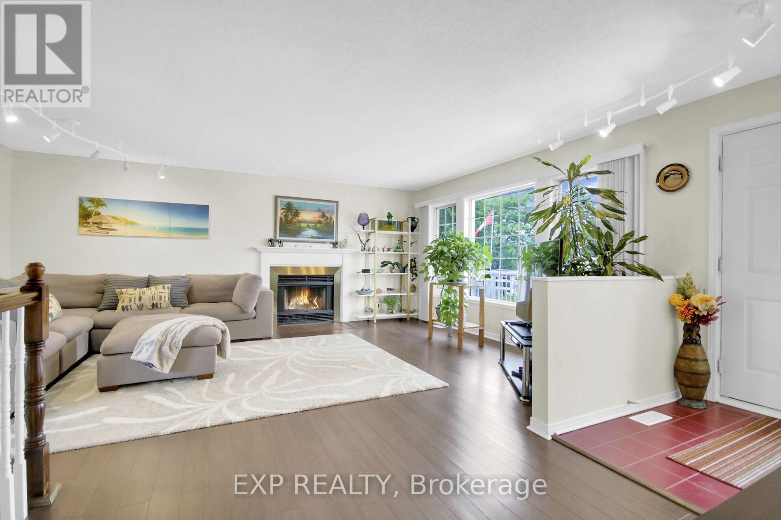 6454 Waterbury Lane, Ottawa, Ontario  K0A 2T0 - Photo 7 - X12359764