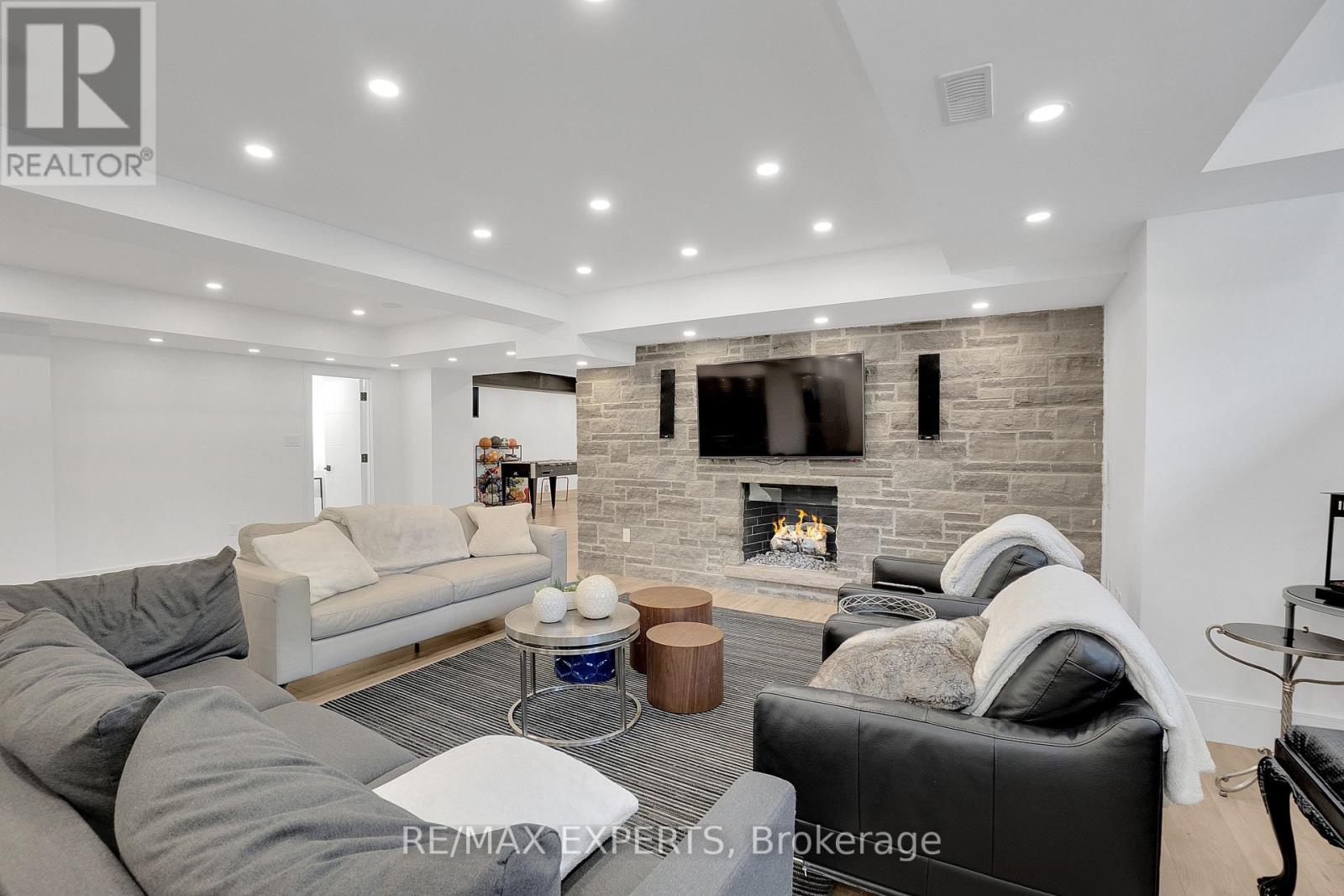 7 Woodvalley Drive, Toronto, Ontario  M9A 4H2 - Photo 26 - W12359607