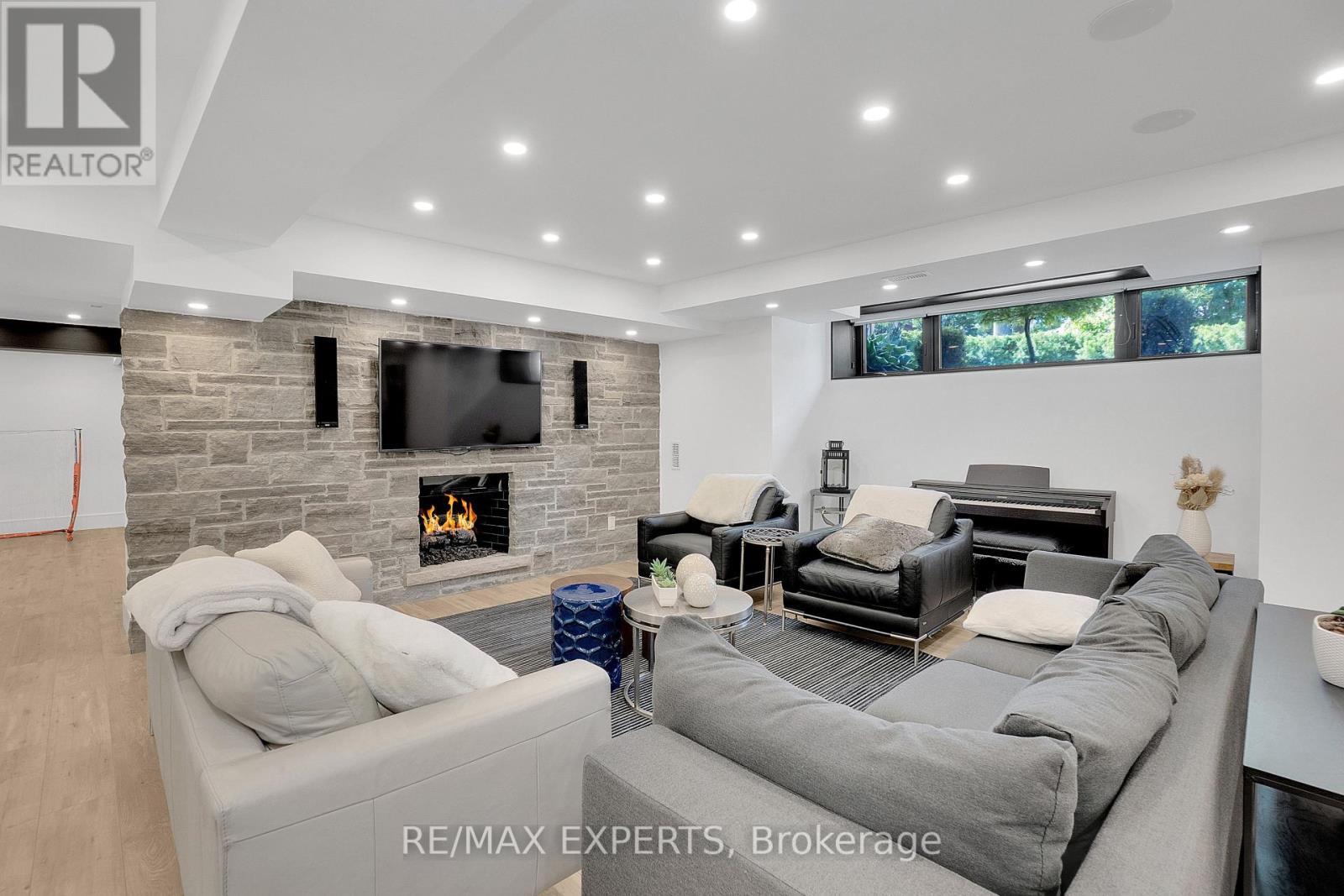 7 Woodvalley Drive, Toronto, Ontario  M9A 4H2 - Photo 29 - W12359607