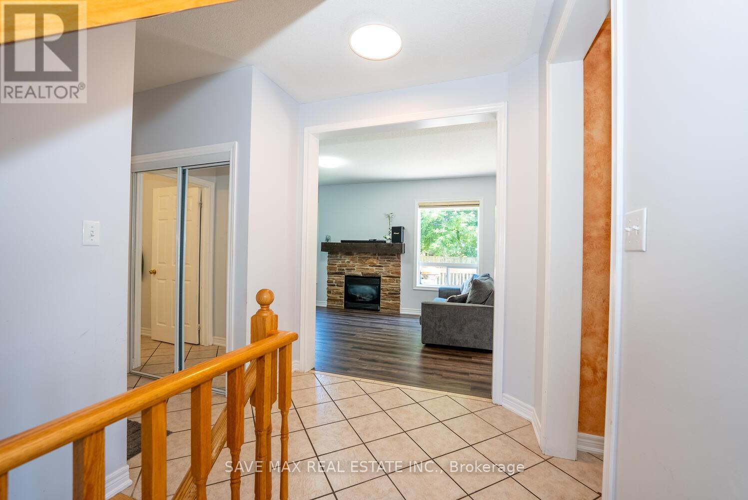 39 Hurst Street, Halton Hills, Ontario  L7J 2Z8 - Photo 11 - W12359646