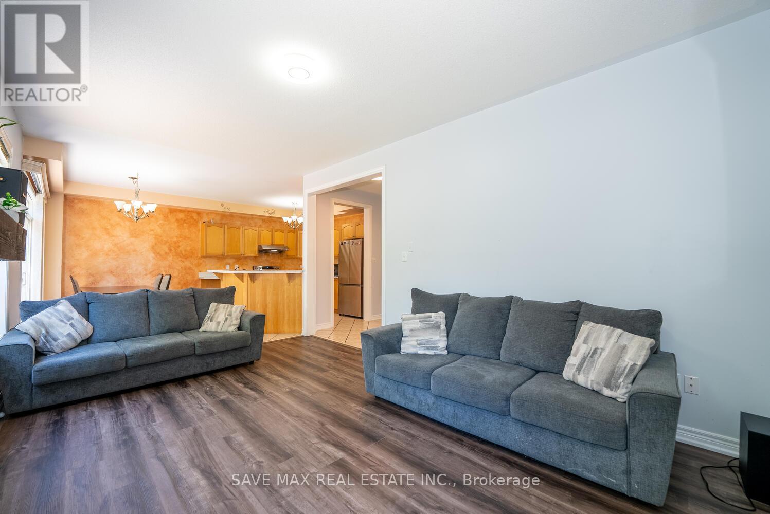 39 Hurst Street, Halton Hills, Ontario  L7J 2Z8 - Photo 13 - W12359646